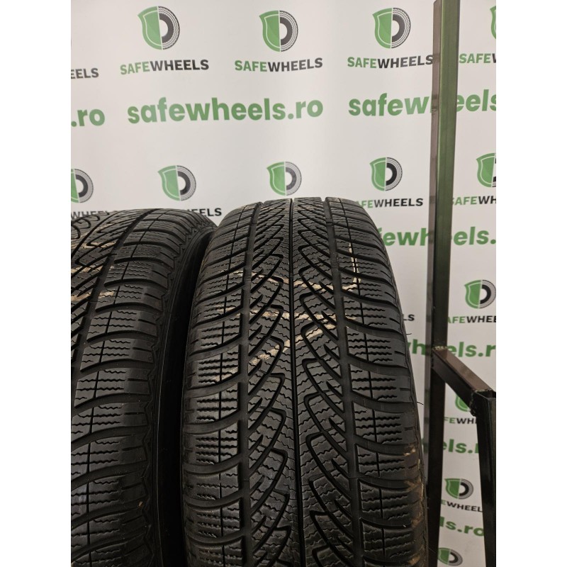 GOODYEAR ULTRA GRIP 8 PERFORMANCE 215/60 R16 GOODYEAR ULTRA GRIP 8 PERFORMANCE 215/60 R16