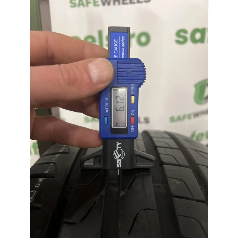 PIRELLI Cinturato p7 215/55 R17 94W PIRELLI Cinturato p7 215/55 R17 94W