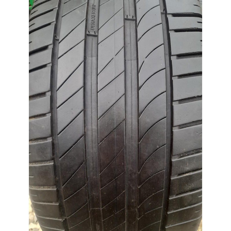 KLEBER DYNAXER UHP 235/40 R19