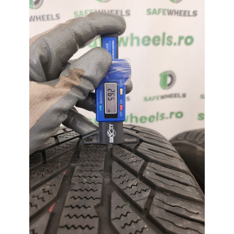 SEMPERIT MASTER GRIP 2 215/60 R16 SEMPERIT MASTER GRIP 2 215/60 R16