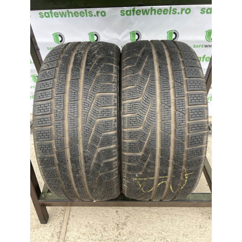 PIRELLI Sotto zero winter 240 235/35 R19 PIRELLI Sotto zero winter 240 235/35 R19