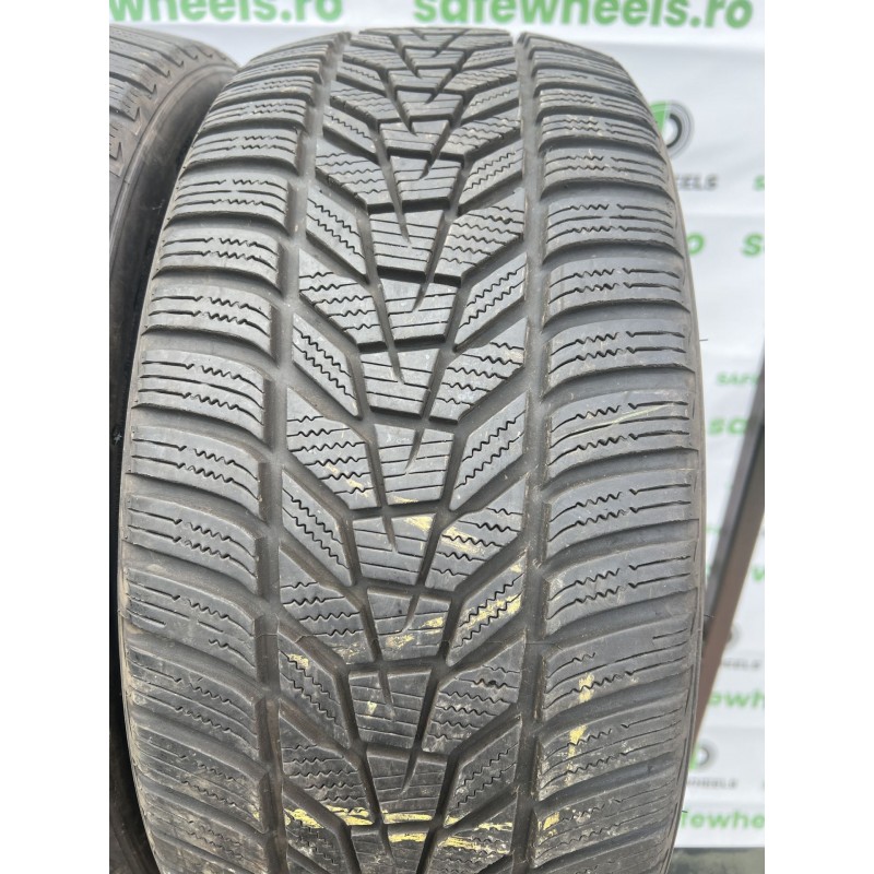 HANKOOK W330 WiNter i*cept evo3 225/40 R19 HANKOOK W330 WiNter i*cept evo3 225/40 R19