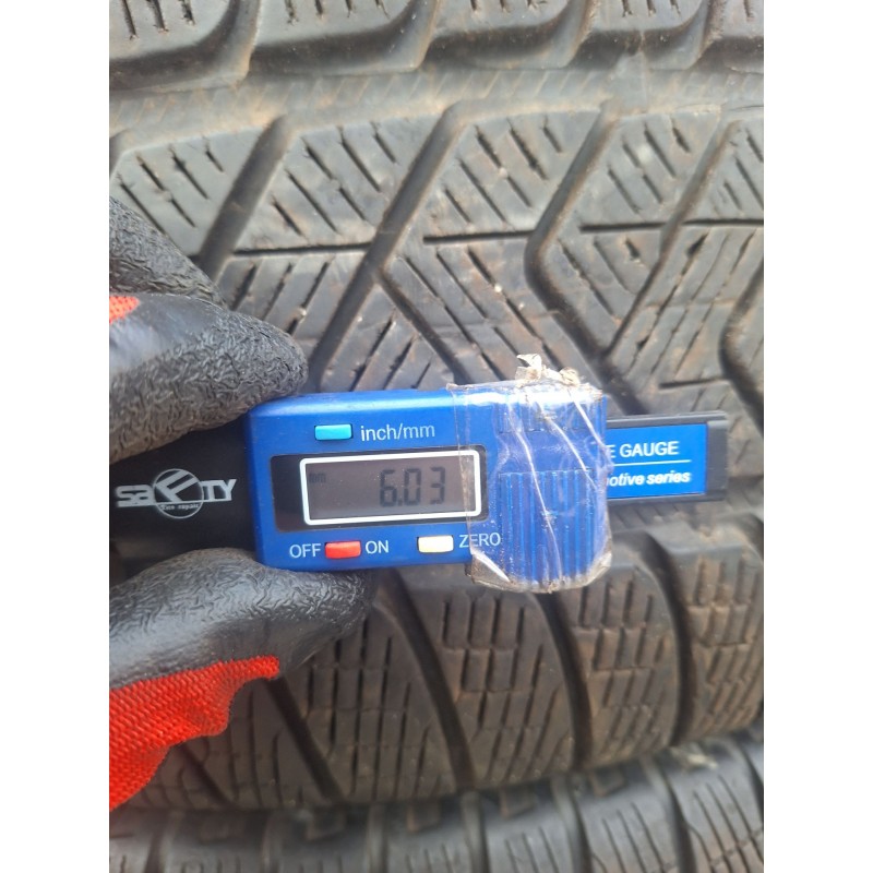 PIRELLI SCORPION WINTER 265/65 R17 PIRELLI SCORPION WINTER 265/65 R17
